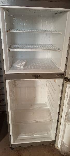 pel life fridge available for sale in good condition 3