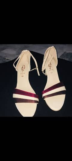 off-white & maroon color comfortable Heel