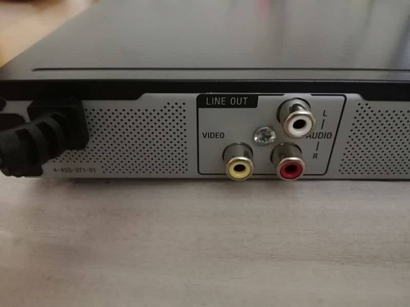 Sony DVD Player with USB Connectivity (DVP-SR370) 8