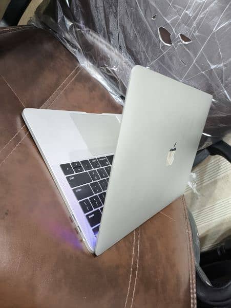 Apple MacBook Pro air iMac all Apple products available 1