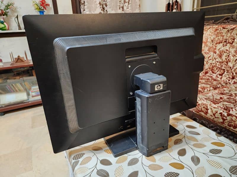 HP Z30i 2k monitor 7