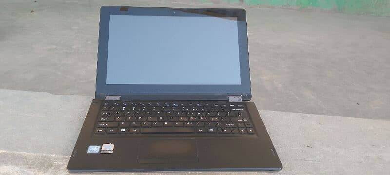 Touch screen laptop cor i3 7 Genration 2