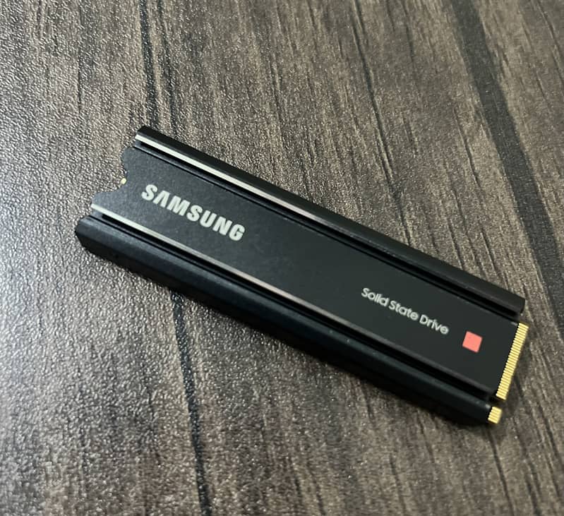 Samsung 980 PRO Heatsink 1TB PCIe 4.0 NVMe SSD M. 2 PS5 Compatible 1