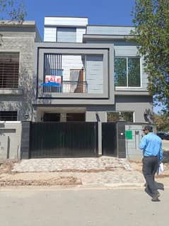 BRAND NEW 5 MARLA RESIDENTIAL HOUSE FOR SALE IN VERY REASONABLE PRICE 0