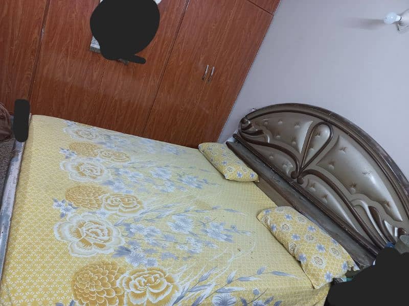 urjent sale Used king size double bed without foam for sale 2
