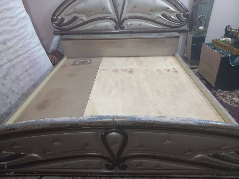 urjent sale Used king size double bed without foam for sale 5