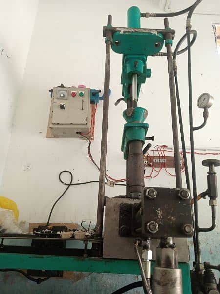 hydraulic molding machine 9
