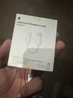 apple 3.5mm (headphone jack) to lightning converter