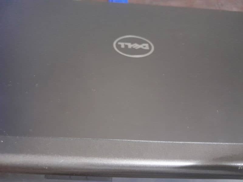 Dell precision M4800 Laptop (Budget gaming laptop) 2