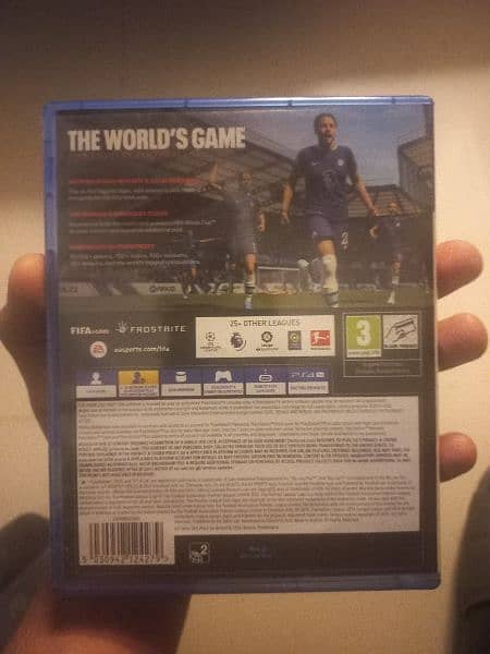fifa 23 disc used but it is  really good condition and with box 1