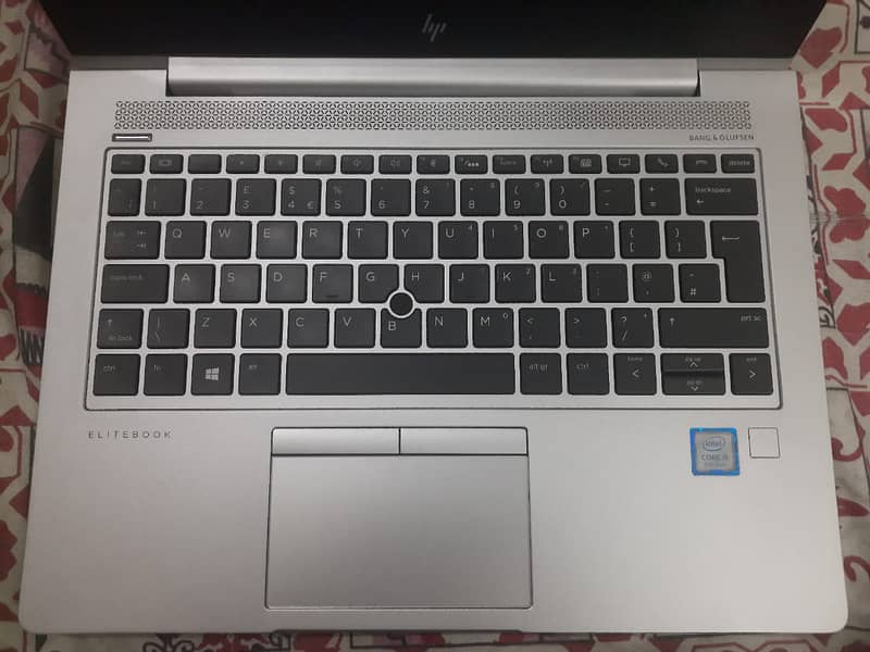 HP core i5 8th gen slim, fast & light laptop free mouse and keyboard 6