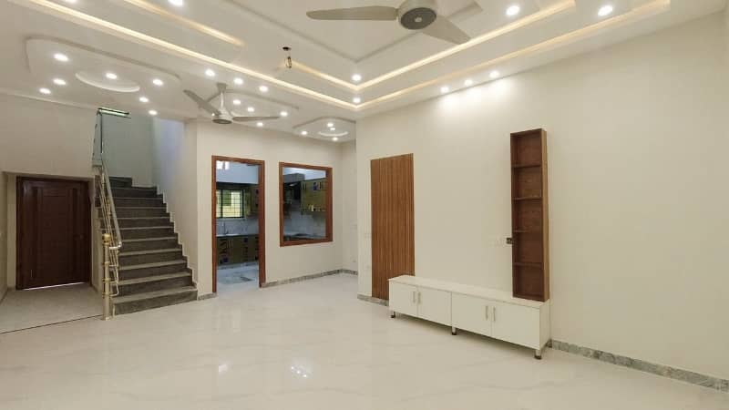 10 Marla 
Bungalow 
For Sale In A Block Of Beacon House Society Lahore 6