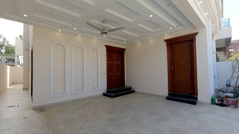 10 Marla 
Bungalow 
For Sale In A Block Of Beacon House Society Lahore 7