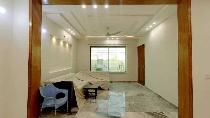 10 Marla 
Bungalow 
For Sale In A Block Of Beacon House Society Lahore 8