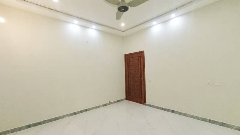 10 Marla 
Bungalow 
For Sale In A Block Of Beacon House Society Lahore 15
