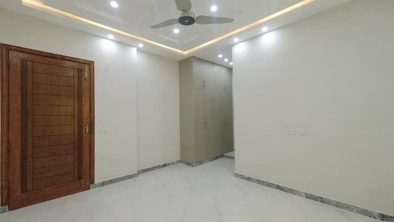10 Marla 
Bungalow 
For Sale In A Block Of Beacon House Society Lahore 27