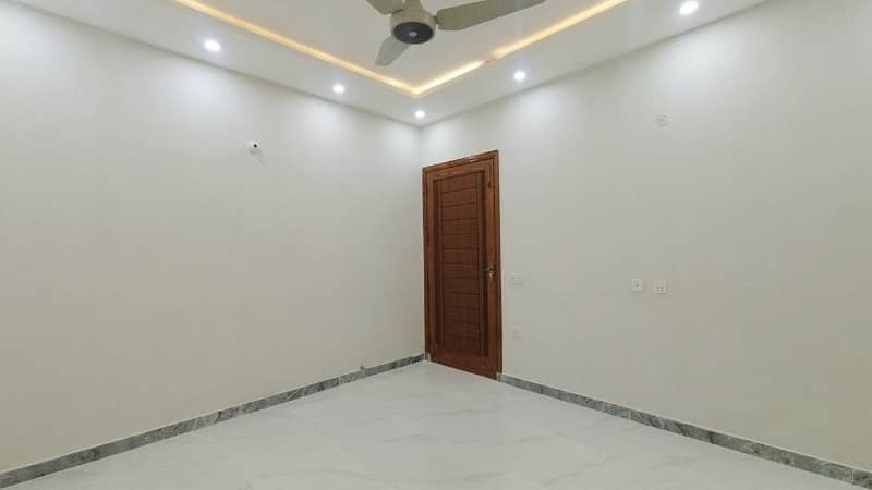 10 Marla 
Bungalow 
For Sale In A Block Of Beacon House Society Lahore 28