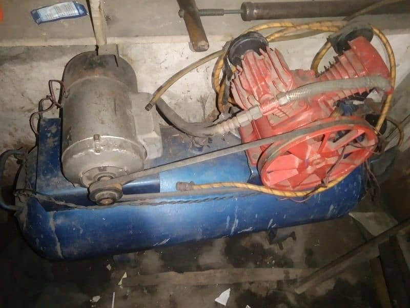 Air compressor urgent sale condition 10 by 10 1