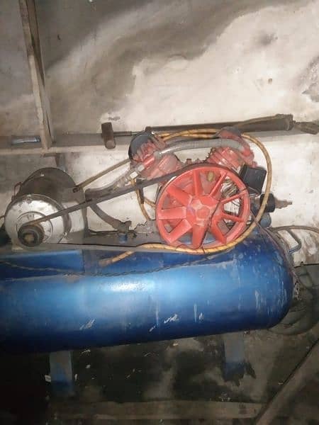 Air compressor urgent sale condition 10 by 10 2