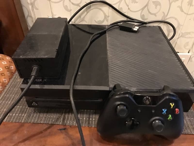 xbox one 1tb almost new price is negotiable 1