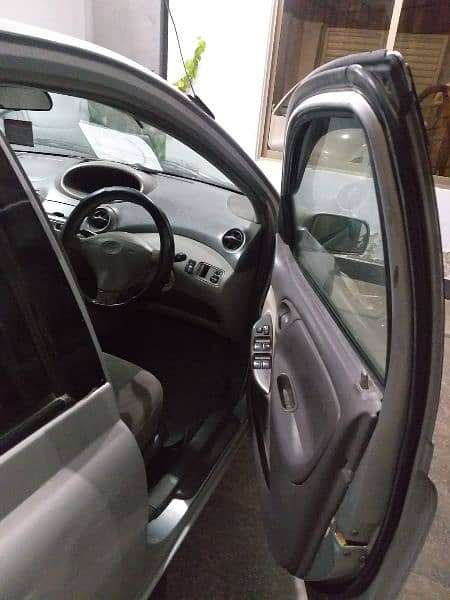 Toyota Platz 2000-7(reg) Sindh Grey 3