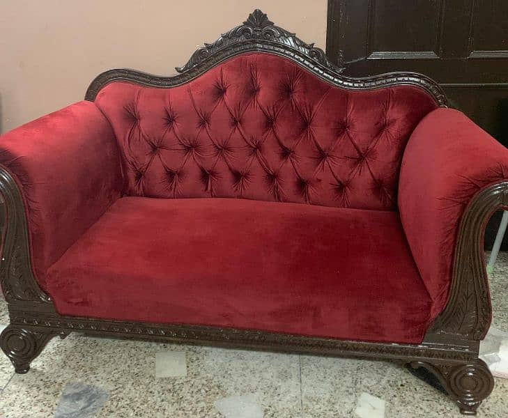 mehroon chinioti seven seater sofa set almost new in condition 1
