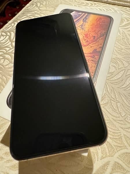 iphone Xs max gold 1
