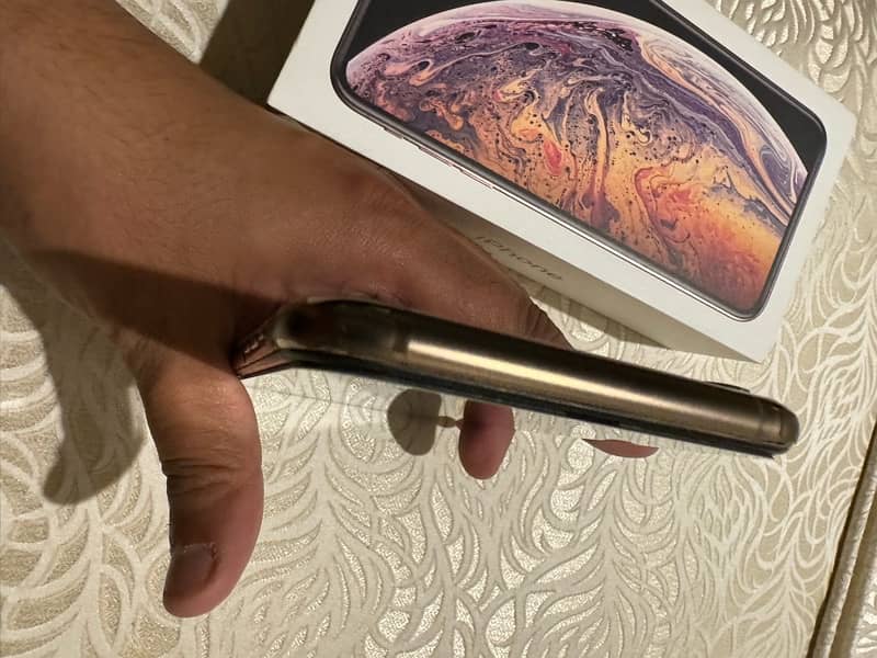 iphone Xs max gold 2