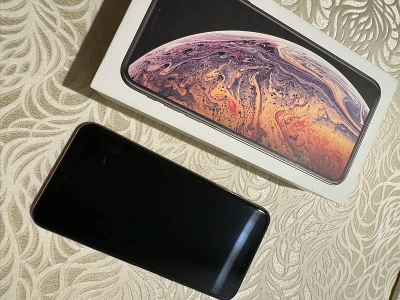iphone Xs max gold 6