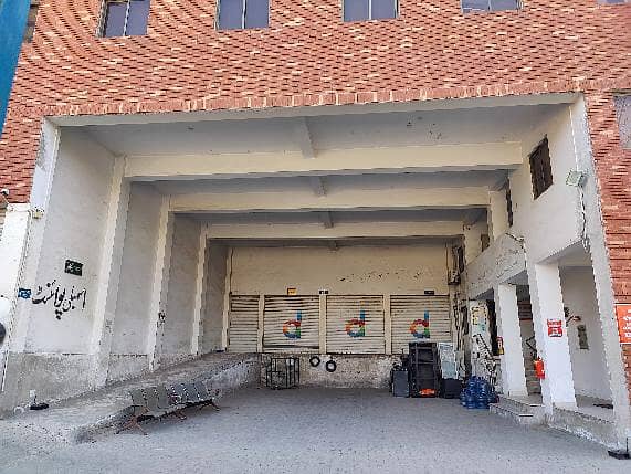 8 kanal warehouse for rent in Quaid e Azam industrial Estate 16