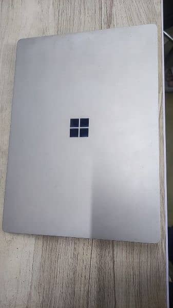 Microsoft surface laptop 2 1