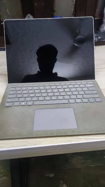 Microsoft surface laptop 2 4