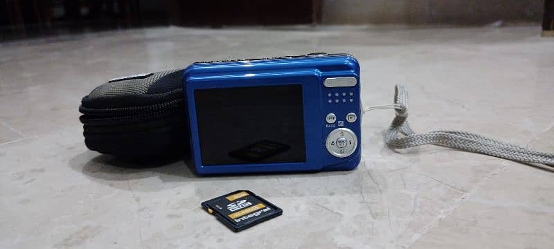 Fujifilm Digital camera for sale with it's pouch and S. D card 0