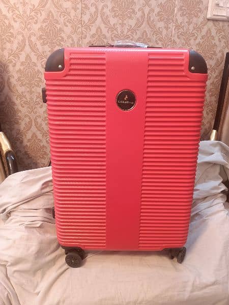 Medium size travel suitcase unbreakable travel suitcase 0