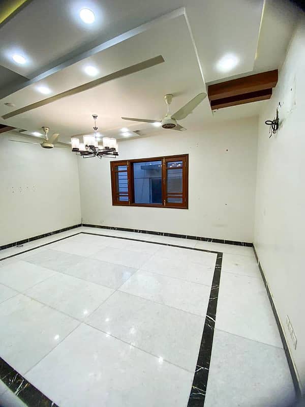 2 Unit Bungalow For Rent 6 Bedroom With Besetment Like Brand New 5