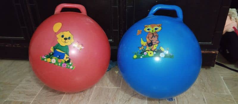 selling both jummping balls if you want single price 2000 4