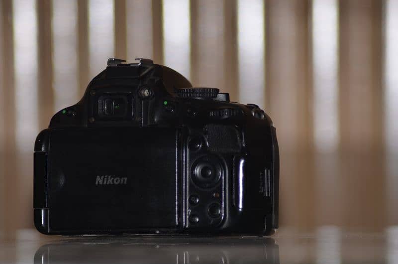 Nikon d5100 with kit lens 3