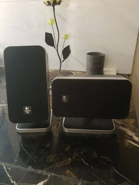 Logitech speakers 0