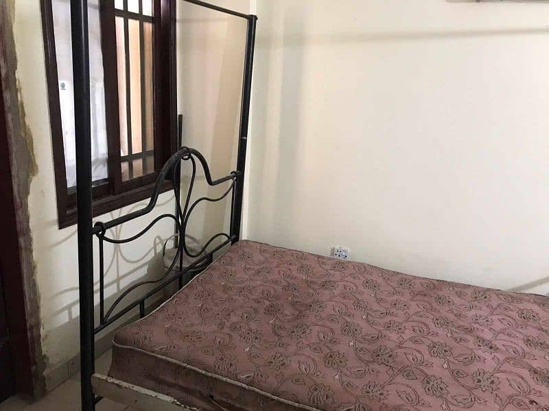Iron Single bed with Matress 0