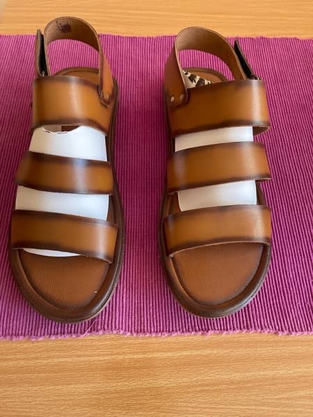 Leather sandals 1