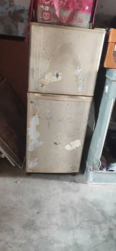 small size fridge 5.6 feet Colling zbrdst krti h 10/10 colling
