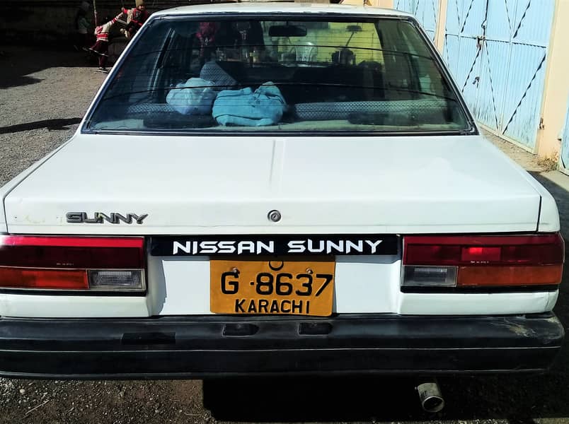 Nissan Sunny 1988 3