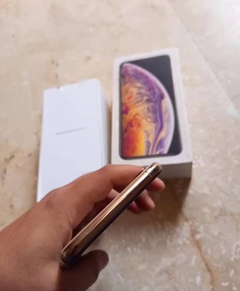 iphone xsmax pta approved 64 gb 4
