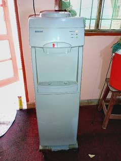Orient water dispenser hot/cold with refrigerator