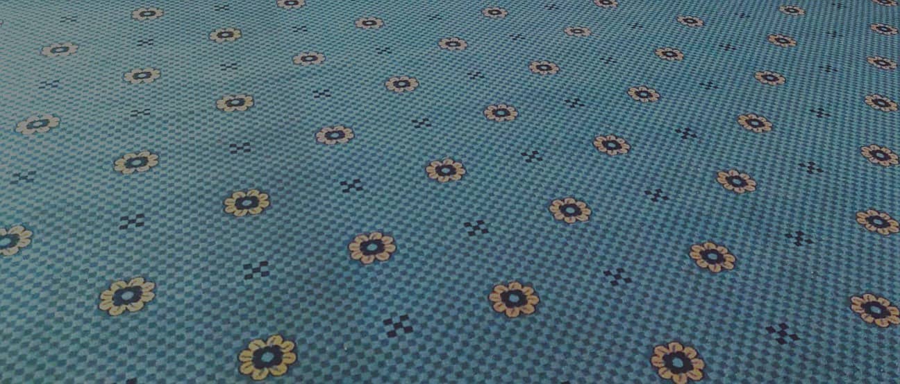 Blue carpet Wall-to-wall 1 big piece ( 18x16) 0