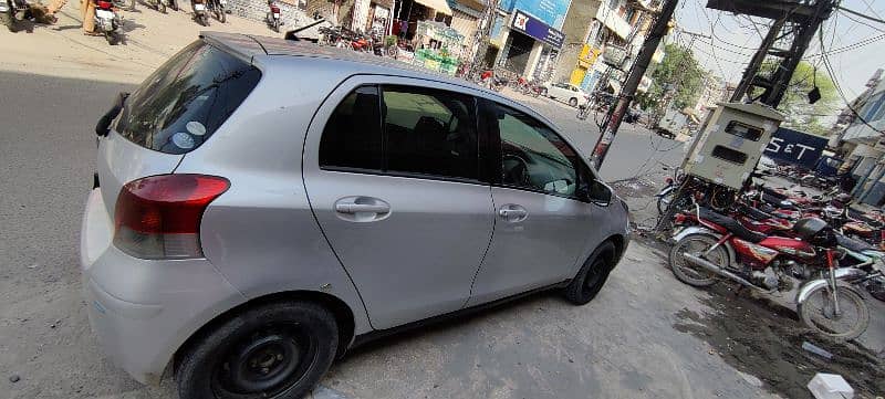 Toyota vitz 9/13 1.3cc 90 % GENUINE PAINT 1