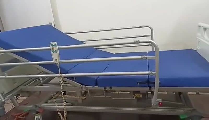 Electronic Medical Bed 2