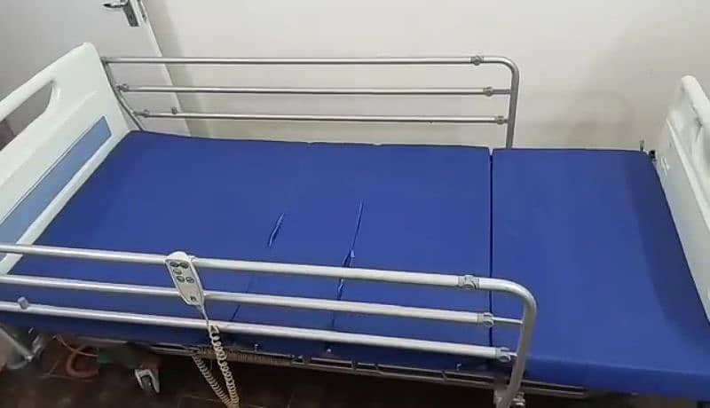 Electronic Medical Bed 3