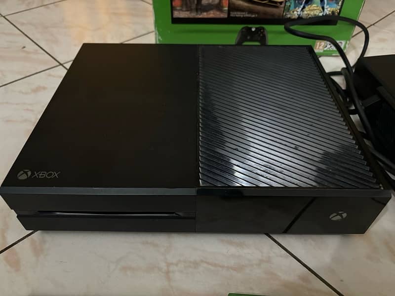 XBOX ONE 500GB WITH KINECT 2