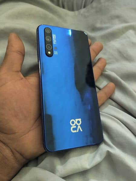 Huawei nova 5t 8/128 good condition best for gaming 3